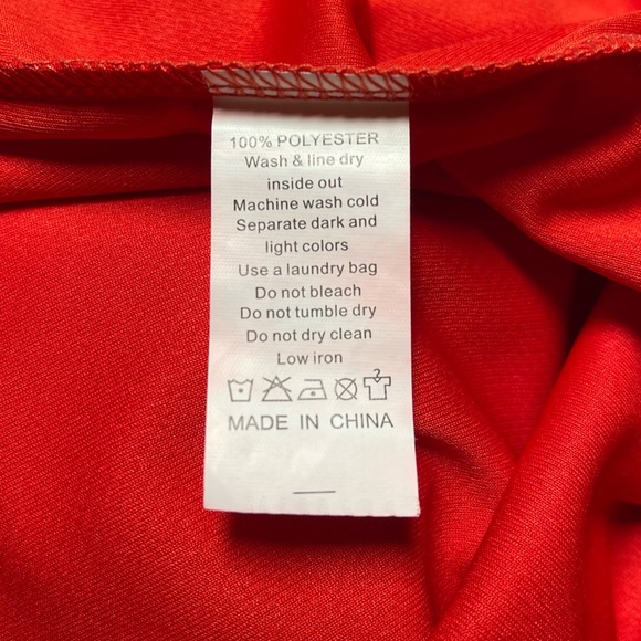 NEW Altra V-Neck Short Sleeve Red Activewear Top - Picture 6 of 7